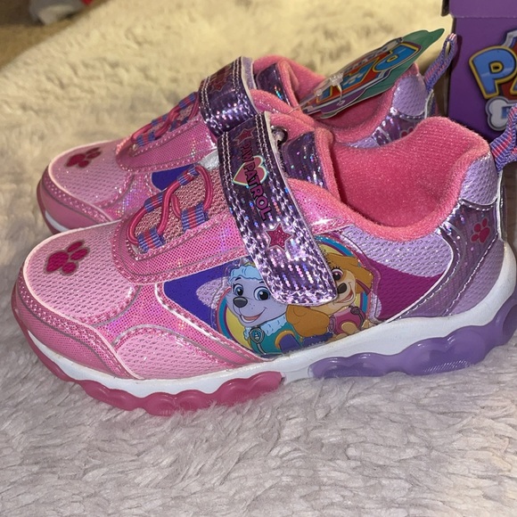 PAW PATROL🐶 LIGHT UP 💡SNEAKERS - Picture 6 of 9